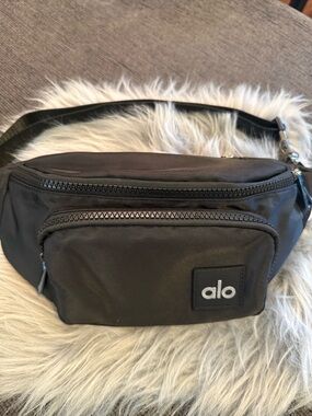 ALO Yoga Black Explorer Fanny Pack/ Belt Bag